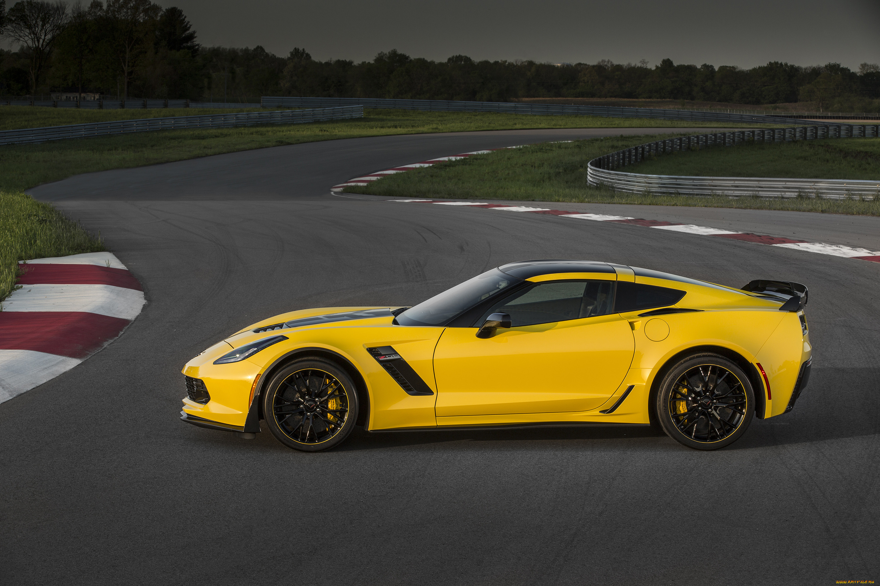 Corvette z06 Р¶РµР»С‚С‹Р№